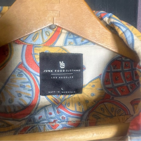 Junk Food Clothing LA Citrus Print Button Up Shirt Men’s Large Tropical Summer - Picture 3 of 9